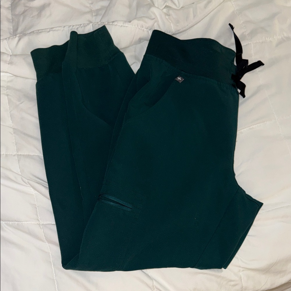 FIGS Zamora PETITE Jogger Pants - Forest Green